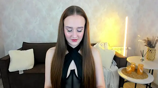 Snapshot of SabrinaCandi chatting on 05-17-26, 06:30 SabrinaCandi online show from 05-17-26, 06:30
