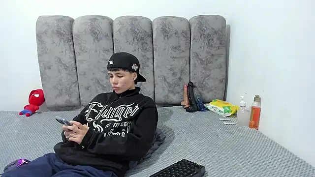 Bruno Cruzz online show from 06-12-26, 02:09
