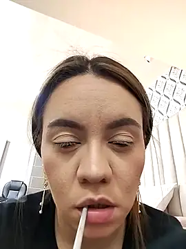 Sky Junne online show from 09-27-25, 05:08