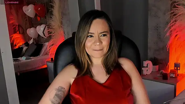 Sky Junne online show from 02-14-26, 05:57