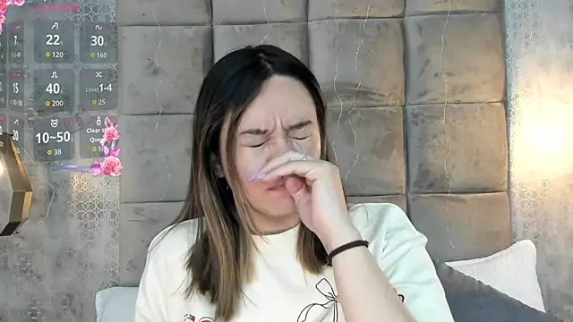 Sky Junne online show from 02-22-26, 05:36