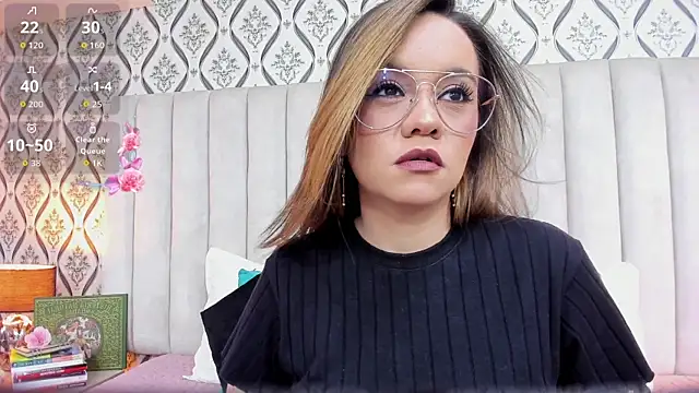 Sky Junne online show from 10-30-25, 05:43