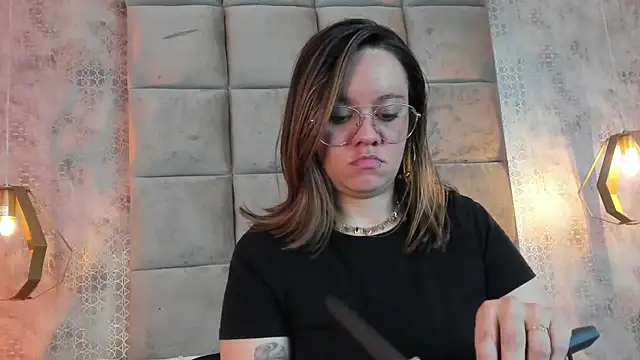 Sky Junne online show from 01-08-26, 05:41