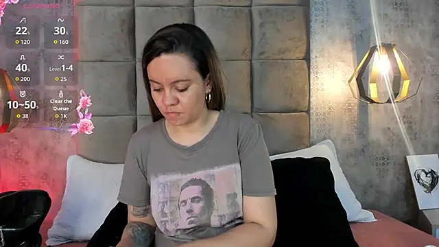 Sky Junne online show from 02-03-26, 06:57