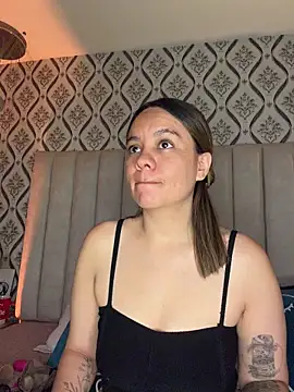 Sky Junne online show from 03-17-26, 04:21