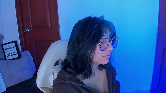 Snapshot of sophiievv chatting on 02-13-26, 07:25 sophiievv online show from 02-13-26, 07:25