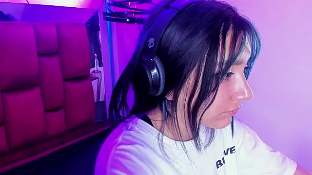 sophiievv online show from 04-30-26, 05:09