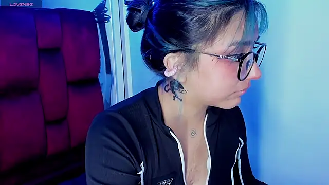 sophiievv online show from 04-21-26, 08:04