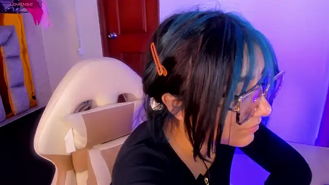 Snapshot of sophiievv chatting on 02-25-26, 09:14 sophiievv online show from 02-25-26, 09:14