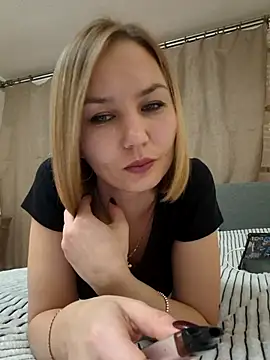 VeroLoverx online show from 10-31-25, 03:52