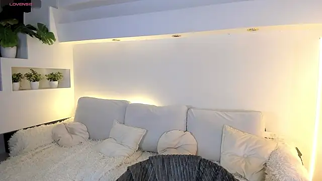Alissa S online show from 07-25-26, 04:35