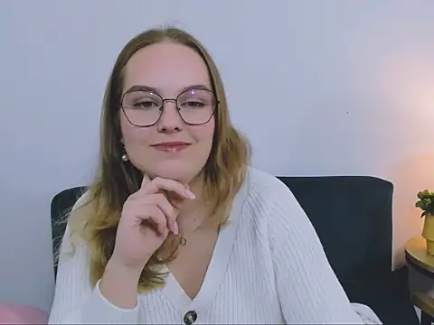 AliceCrazy69 online show from 12-18-25, 04:00