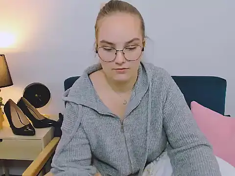 AliceCrazy69 online show from 11-17-25, 03:27