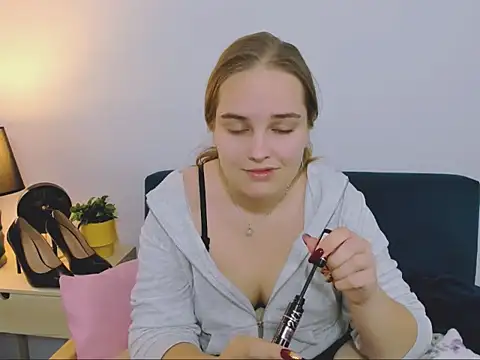 AliceCrazy69 online show from 11-28-25, 01:11