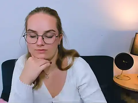 AliceCrazy69 online show from 11-18-25, 04:10