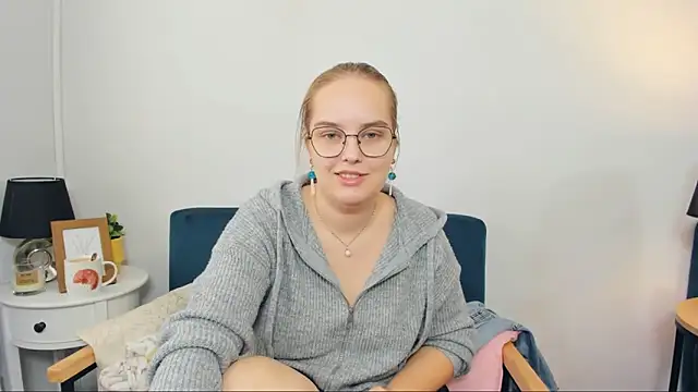 Snapshot of AliceCrazy69 chatting on 09-17-25, 06:26 AliceCrazy69 online show from 09-17-25, 06:26