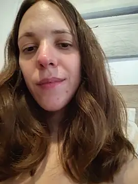 Snapshot of lauflor chatting on 06-03-26, 04:33 lauflor online show from 06-03-26, 04:33