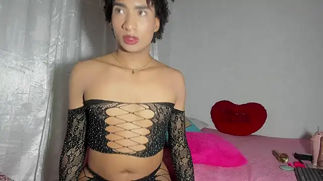 Snapshot of Stannlyy chatting on 10-15-25, 04:44 Stannlyy online show from 10-15-25, 04:44