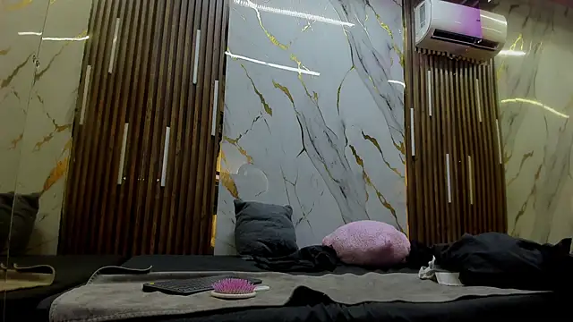 VictoriaDuart online show from 10-29-25, 07:57