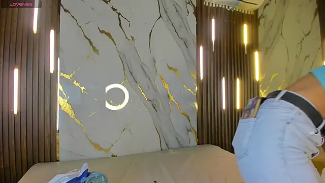 VictoriaDuart online show from 11-08-25, 08:01