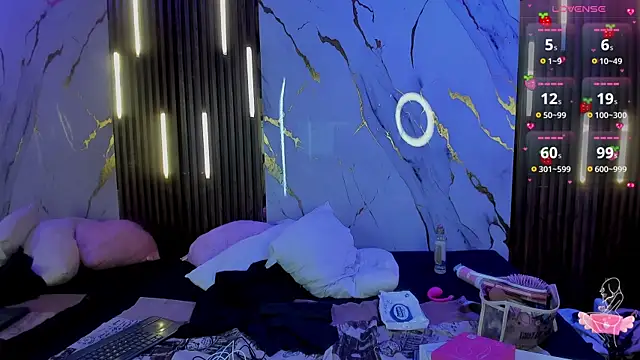 VictoriaDuart online show from 10-30-25, 08:28