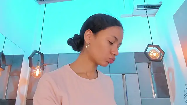 VictoriaDuart online show from 02-11-26, 08:20