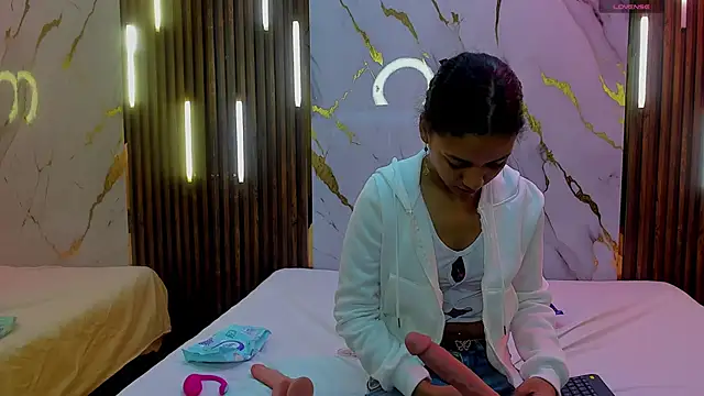 VictoriaDuart online show from 12-15-25, 08:47