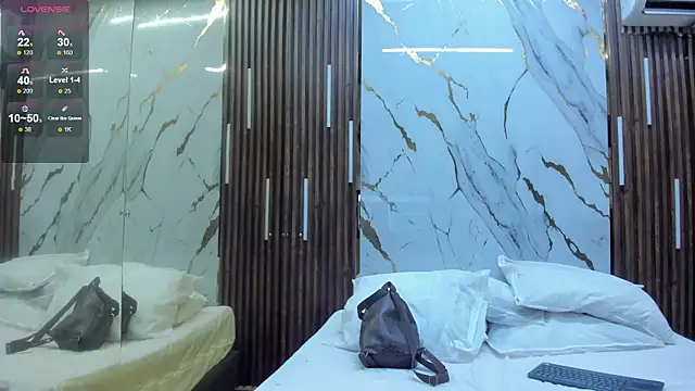 VictoriaDuart online show from 04-13-26, 08:02