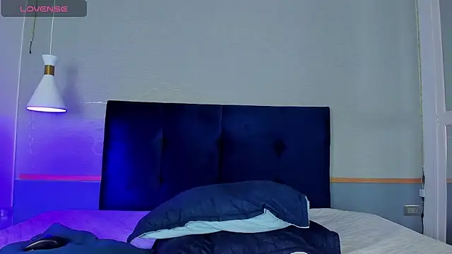 Tsuki Maru online show from 11-04-25, 01:26