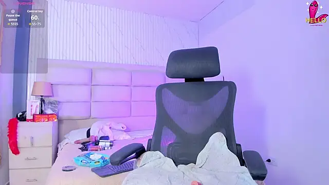 BritanyBrown  online show from 04-11-26, 05:15