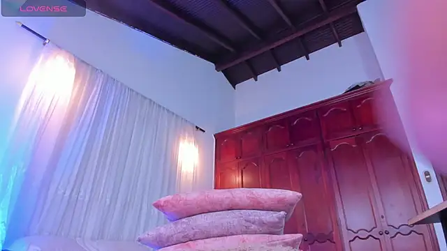 Shantal 777 online show from 12-15-25, 01:28