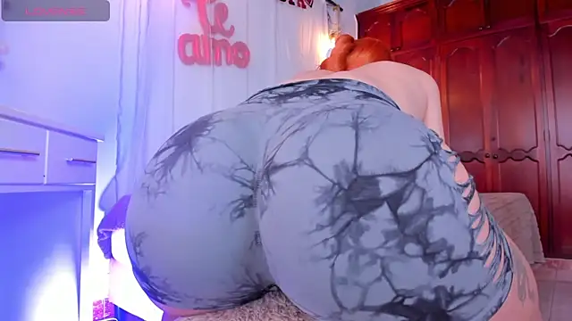 Snapshot of Shantal_777 chatting on 02-10-26, 02:05 Shantal 777 online show from 02-10-26, 02:05