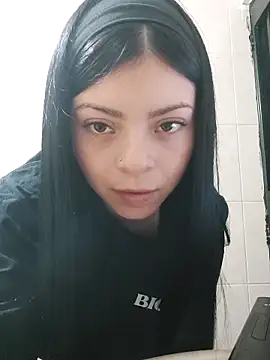 LunaJacobs online show from 12-19-25, 12:58