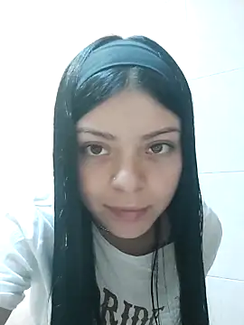 Snapshot of LunaJacobs chatting on 10-21-25, 04:50 LunaJacobs online show from 10-21-25, 04:50