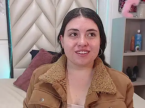 Vicluxxx online show from 10-24-25, 12:37