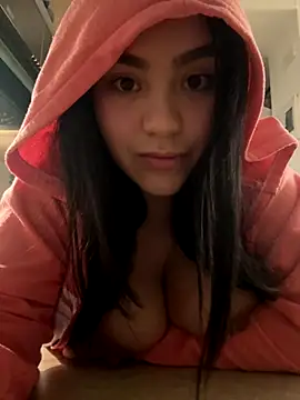 Snapshot of miia_hills chatting on 10-24-25, 05:28 miia hills online show from 10-24-25, 05:28