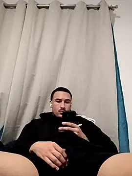 Jadriel23 online show from 10-19-25, 04:37