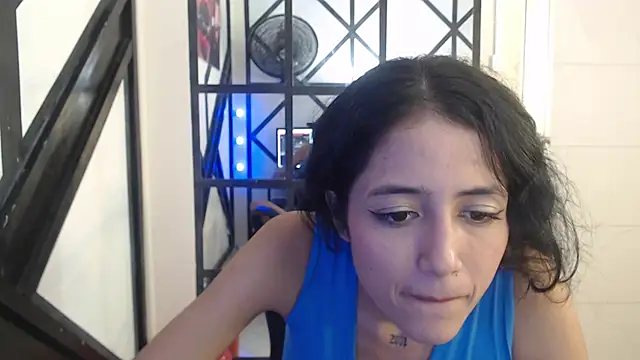 Snapshot of emily_rz1 chatting on 10-10-25, 07:15 emily rz1 online show from 10-10-25, 07:15