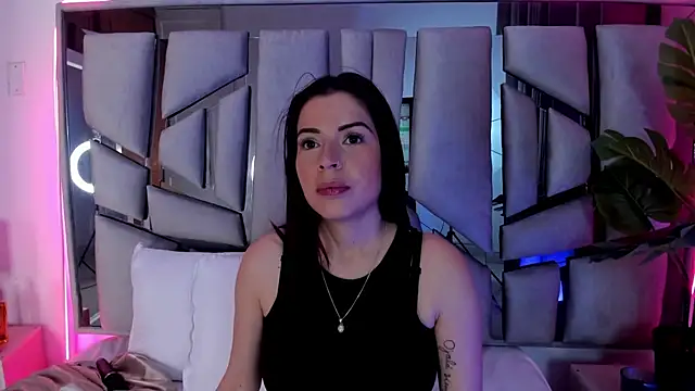 Snapshot of _valeria_saenz_ chatting on 10-03-25, 02:48 valeria saenz online show from 10-03-25, 02:48