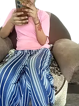 Snapshot of Student_girl2 chatting on 09-18-25, 04:59 Student girl2 online show from 09-18-25, 04:59