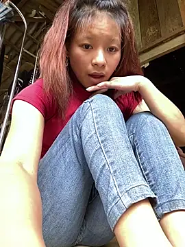 Snapshot of Mai_bb chatting on 10-16-25, 03:37 Mai bb online show from 10-16-25, 03:37