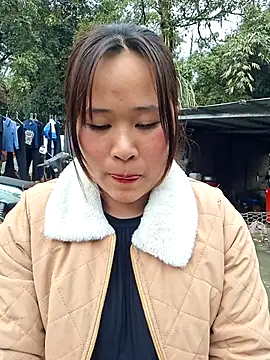 Snapshot of ALIENHR38 chatting on 02-11-26, 04:12 ALIENHR38 online show from 02-11-26, 04:12