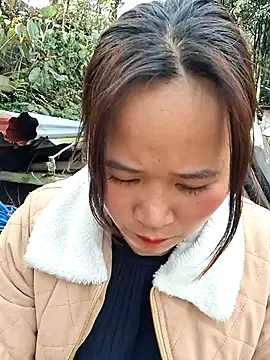 Snapshot of ALIENHR38 chatting on 02-13-26, 02:44 ALIENHR38 online show from 02-13-26, 02:44