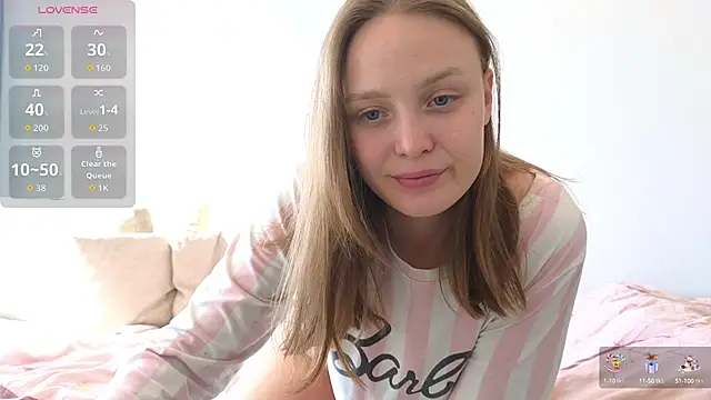 Snapshot of Hot_Lili1 chatting on 10-14-25, 04:13 Hot Lili1 online show from 10-14-25, 04:13