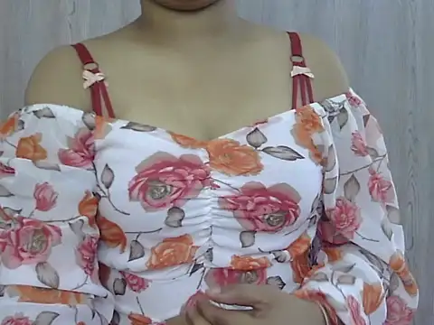 Snapshot of Iam_Riya chatting on 09-20-25, 04:28 Iam Riya online show from 09-20-25, 04:28