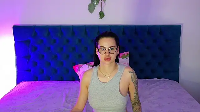 LexieRosse online show from 10-24-25, 05:06