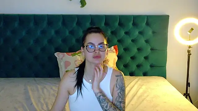 LexieRosse online show from 10-29-25, 03:55