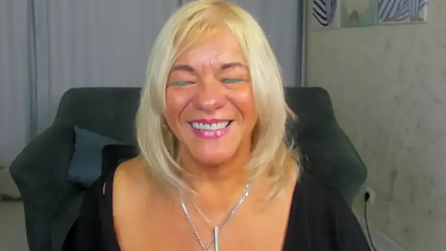Snapshot of AnittaHarris chatting on 10-07-25, 08:37 AnittaHarris online show from 10-07-25, 08:37