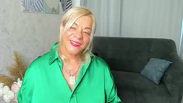 Snapshot of AnittaHarris chatting on 09-18-25, 08:28 AnittaHarris online show from 09-18-25, 08:28