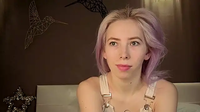 JuliannaWenger online show from 01-05-26, 05:27